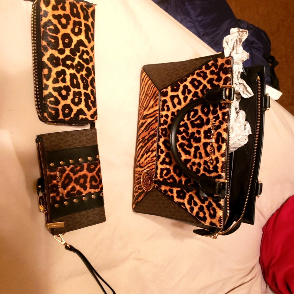 Micheal kors purse and two wallets